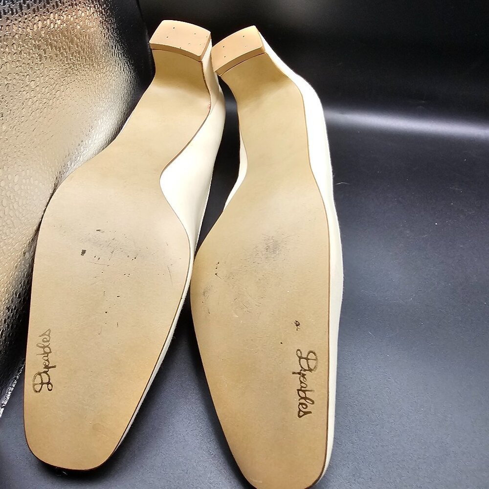Dyeables Ivory Low-Heel Dress Shoes – Size 7 - Picture 9 of 9